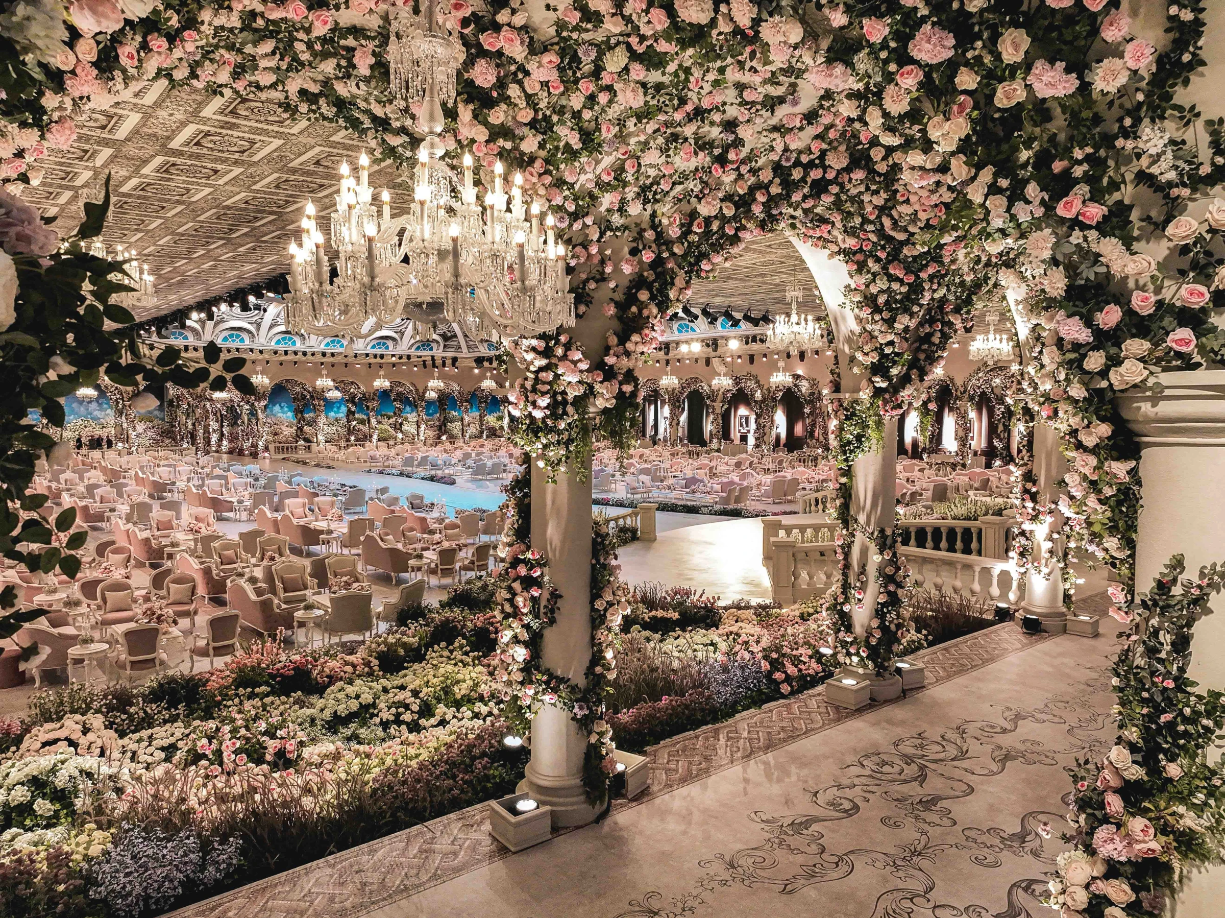 al-khayat-wedding-2024-a-spectacle-of-4-million-flowers-and-architectural-grandeur